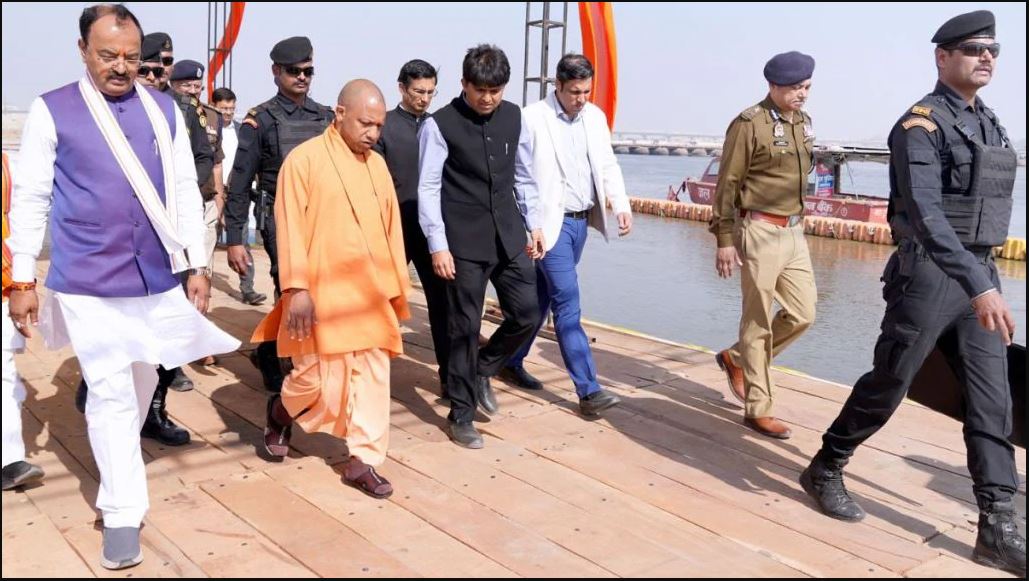 CM YOgi In Mahakubh