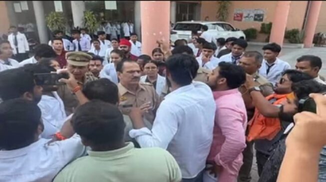 Students who came wearing sacred thread and Tilak were expelled from the college