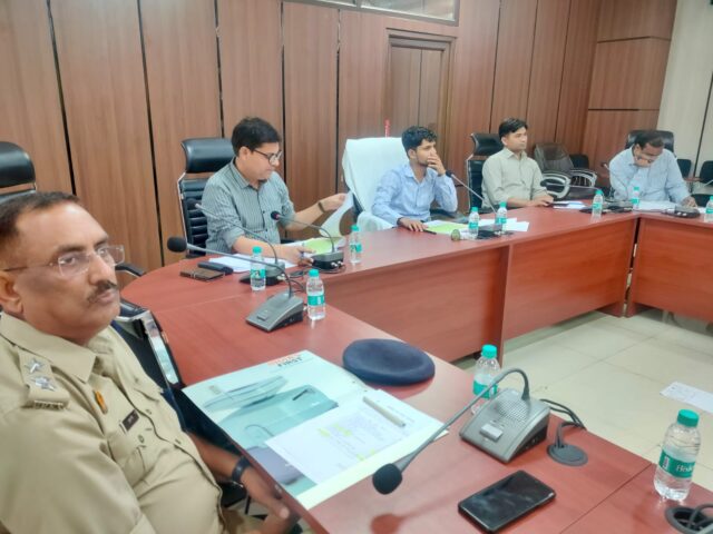 Municipal commissioner in action regarding heat wave