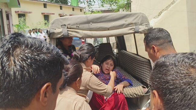 Women from Uttarakhand broke the locks of actress Urmilas house and entered the house