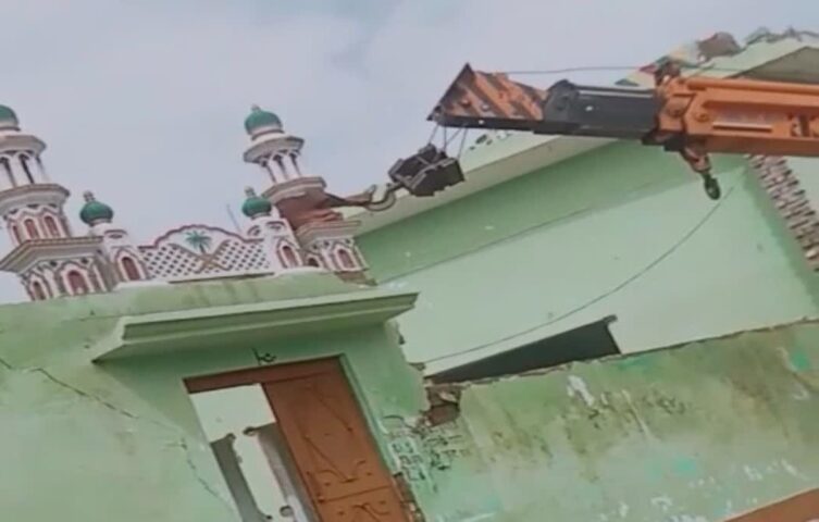 The mosque built next to Kalki Dham in Sambhal was demolished