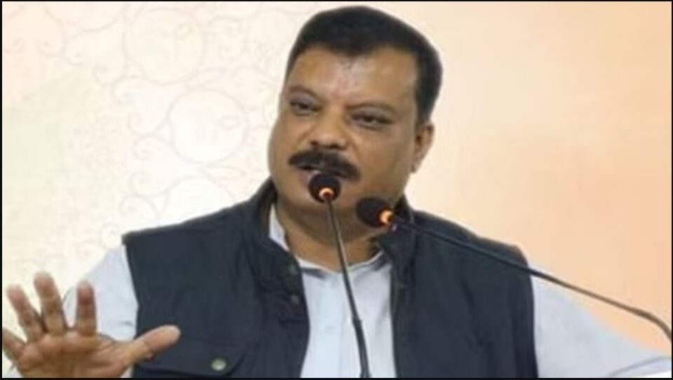 Congress targeted the India-Pakistan match, Leader of Opposition said- have we become Pakistan lovers now, Congress leaders have targeted the government.