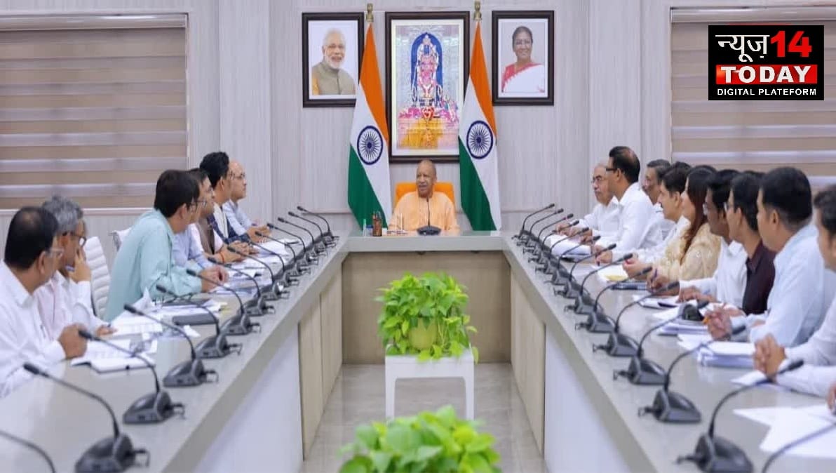 CM Yogi's big announcement, textile and apparel park will be built in the name of Sant Kabir, more than one lakh people will get employment