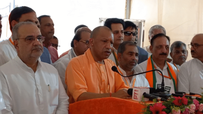 CM Yogi gave assistance of Rs 5 crore to Himachal and Uttarakhand