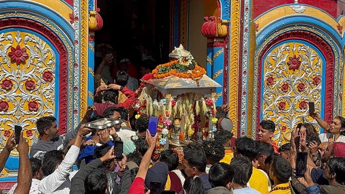 Baba Kedar is seated at the Omkareshwar Temple