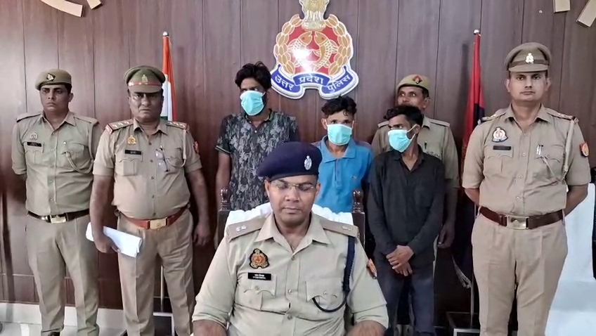 Police bust drug smuggling racket, Opium worth Rs 1 crore recovered from vegetable truck, Opium was being smuggled hidden in a truck loaded with tomatoes.