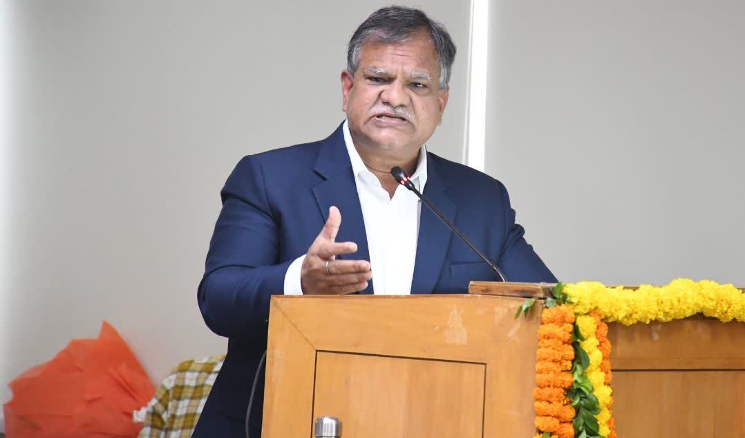 Retired Uttar Pradesh IAS officer Manoj Kumar Singh, Manoj Kumar Singh has been appointed CEO of a major company.