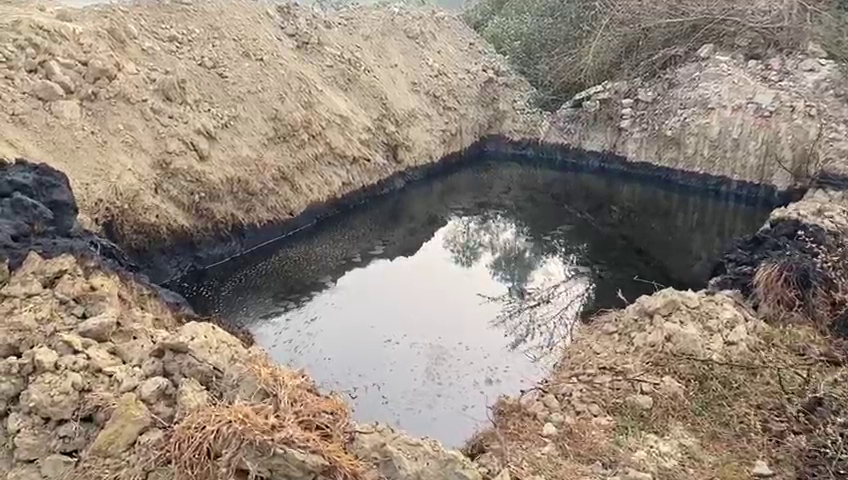 Smelly tyre oil is being dumped into potholes and the pollution control department is just making excuses and issuing warnings.