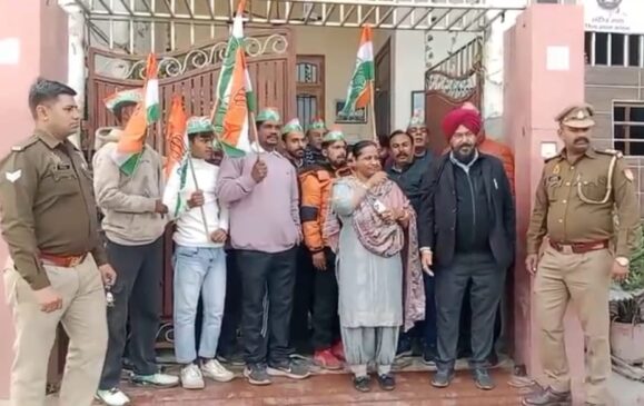 Congress protests against ED and CBI investigations against the Gandhi family, Several leaders placed under house arrest
