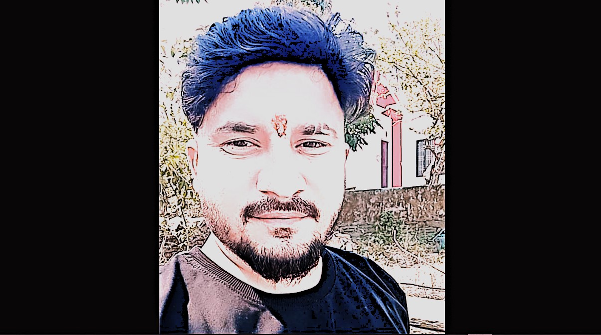 A car driver troubled by illness committed suicide by slitting his throat, Mukesh was suffering from kidney and liver disease.