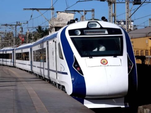Stone pelting on Vande Bharat Express