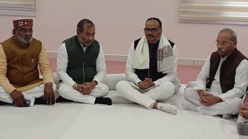 Deputy Chief Minister Brajesh Pathak visited to pay tribute to the father of Minister of State Brajesh Singh