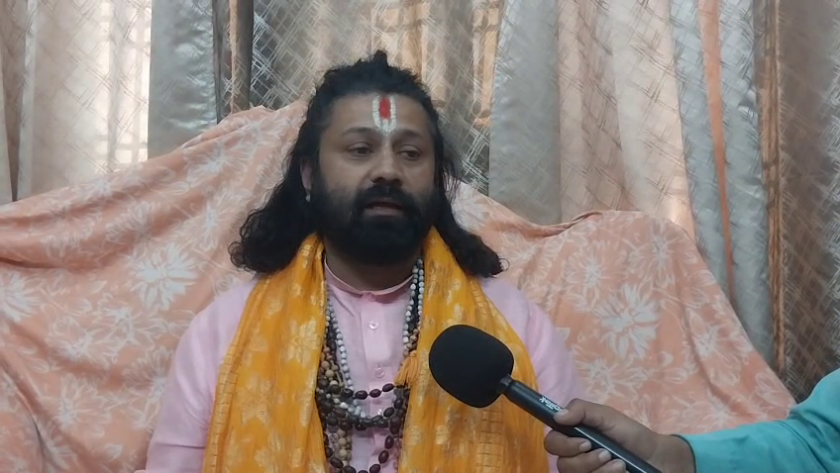 Ashutosh Brahmachari accuses Shankaracharya Avimukteshwarananda of foreign funding, Mistreatment of novices as "Kalanemi"