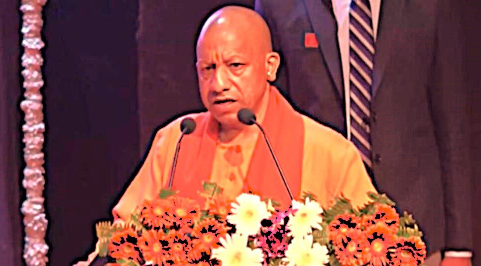 CM Yogi distributed schemes worth Rs 1500 crore