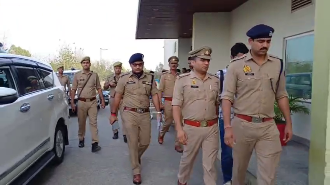 Sister in Police Custody for Medical Examination Shot in the Head by Brothers, Young Woman Had Eloped with Her Lover Four Days Earlier