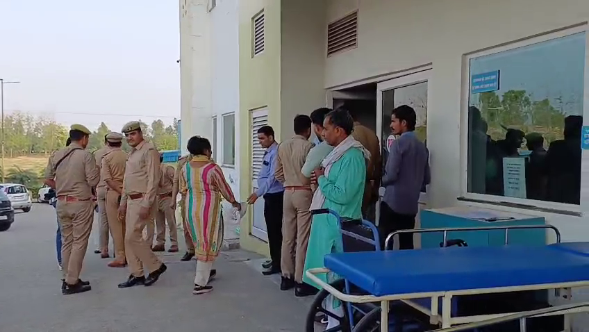 Sister in Police Custody for Medical Examination Shot in the Head by Brothers, Young Woman Had Eloped with Her Lover Four Days Earlier