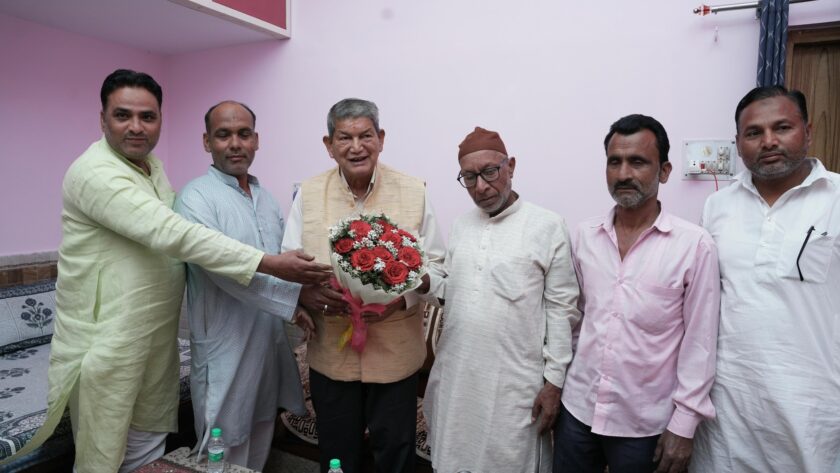 Plagued by internal strife former CM Harish Rawat takes a 15-day 'political sabbatical