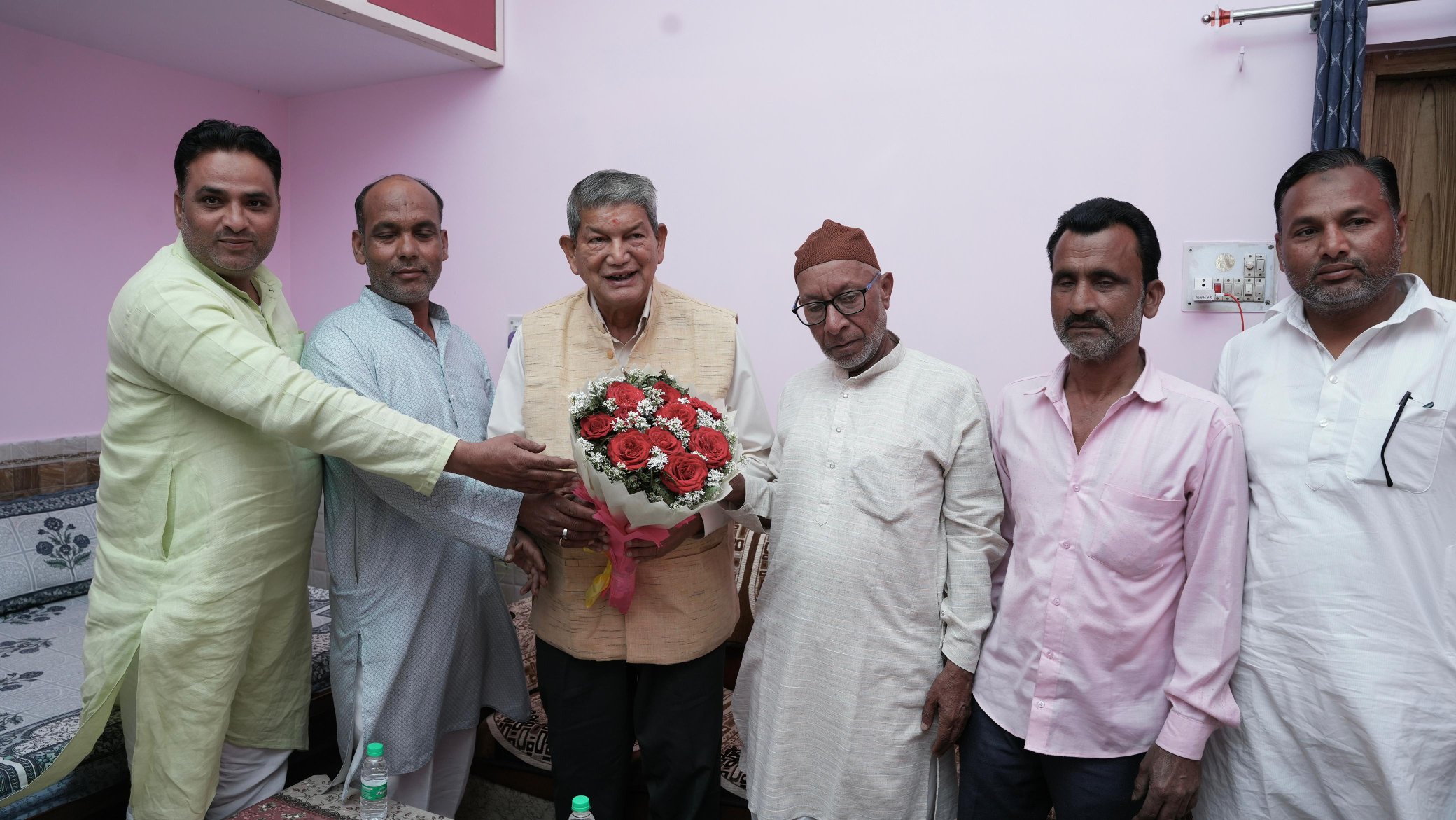 Plagued by internal strife former CM Harish Rawat takes a 15-day 'political sabbatical