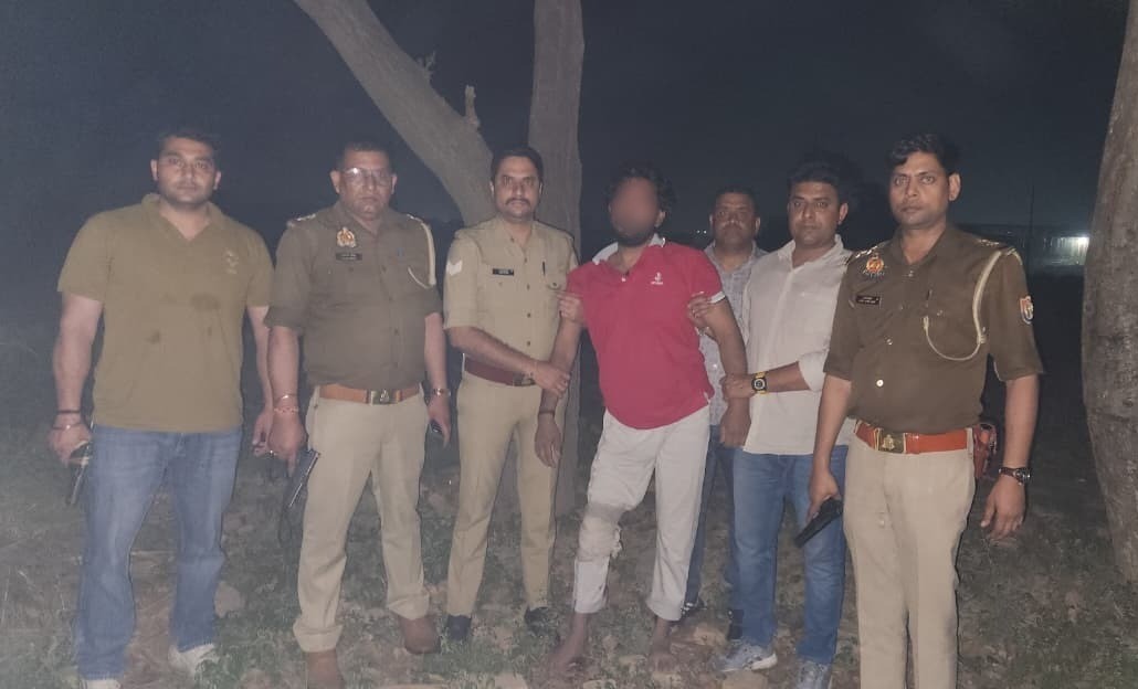 Gunfire erupts between police and criminals with a wanted criminal injured in the encounter.