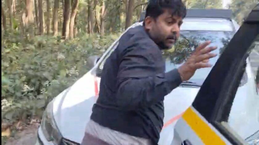 Taxi Driver's Brutality in Lakhimpur Kheri, Youth Clings to Bonnet After Collision, Driver Speeds for 4 KM