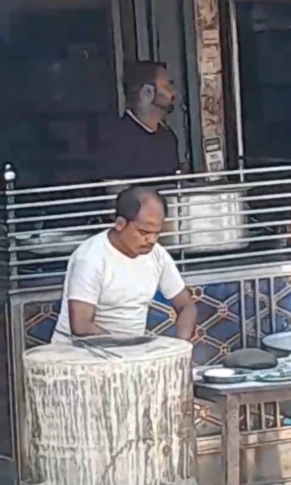 Video of a hotel in Saharanpur's Chilkana goes viral, Youth seen spitting on roti, Spitting on roti two accused arrested