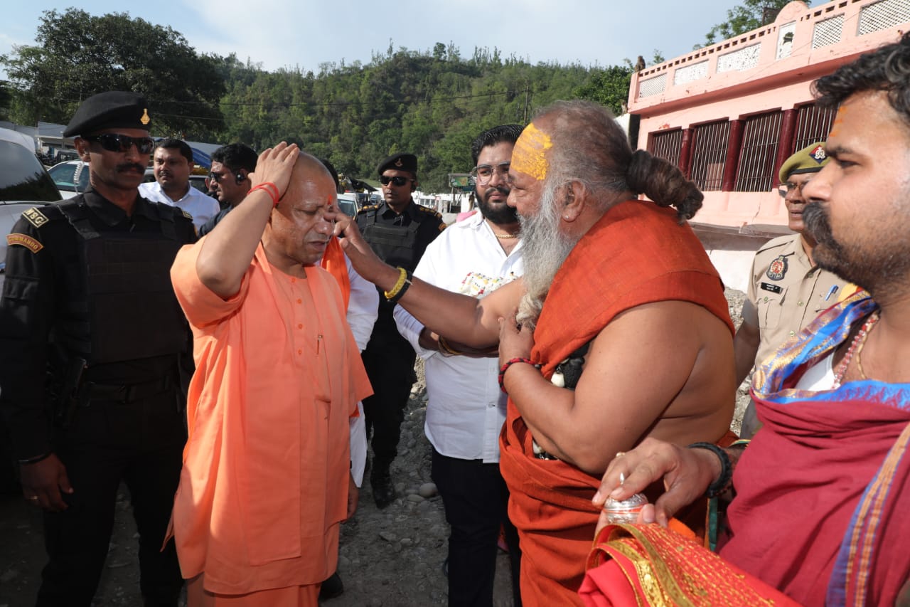 शाकंभरी आपदा पर मुख्यमंत्री योगी आदित्यनाथ का बड़ा एक्शन: हालात का जायजा लेने ग्राउंड ज़ीरो पर पहुंचे, अधिकारियों को सख्त निर्देश दिए