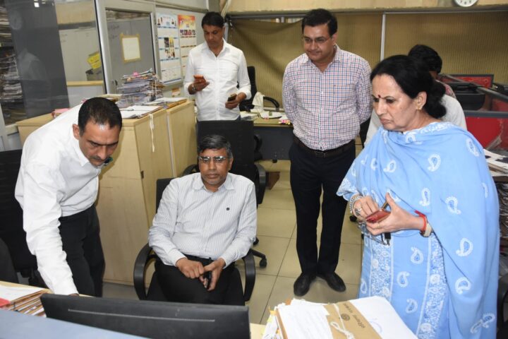 Education Minister Mahipal Dhanda in action mode, Conducts surprise inspection of Higher and Elementary Education Department offices