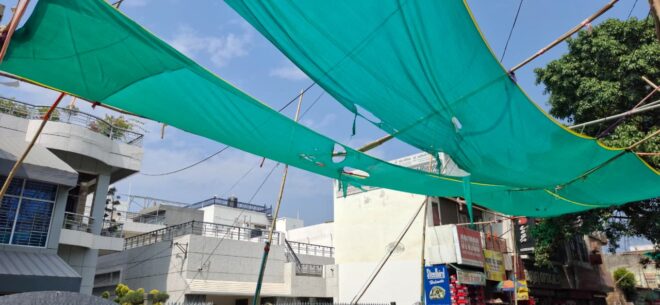 हवा के झोंकों में उड़ गई 32 लाख की छांव, ग्रीन नेट और मिस्ट स्प्रे सिस्टम भी उड़े, घोटाले की भेंट चढ़ गए जनता के 32 लाख
