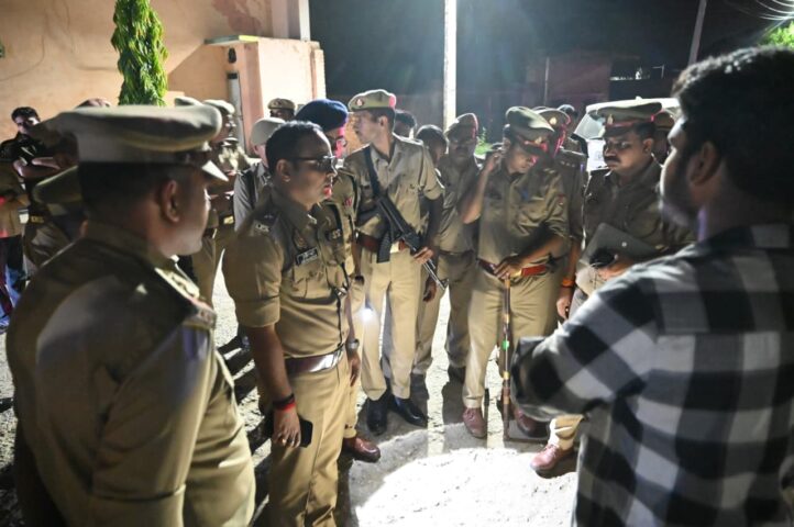 सहारनपुर : संघर्ष के दौरान एक बुज़ुर्ग आदमी की गोली मारकर हत्या कर दी गई, पुलिस जांच कर रही है, और गांव में तनाव बना हुआ है।