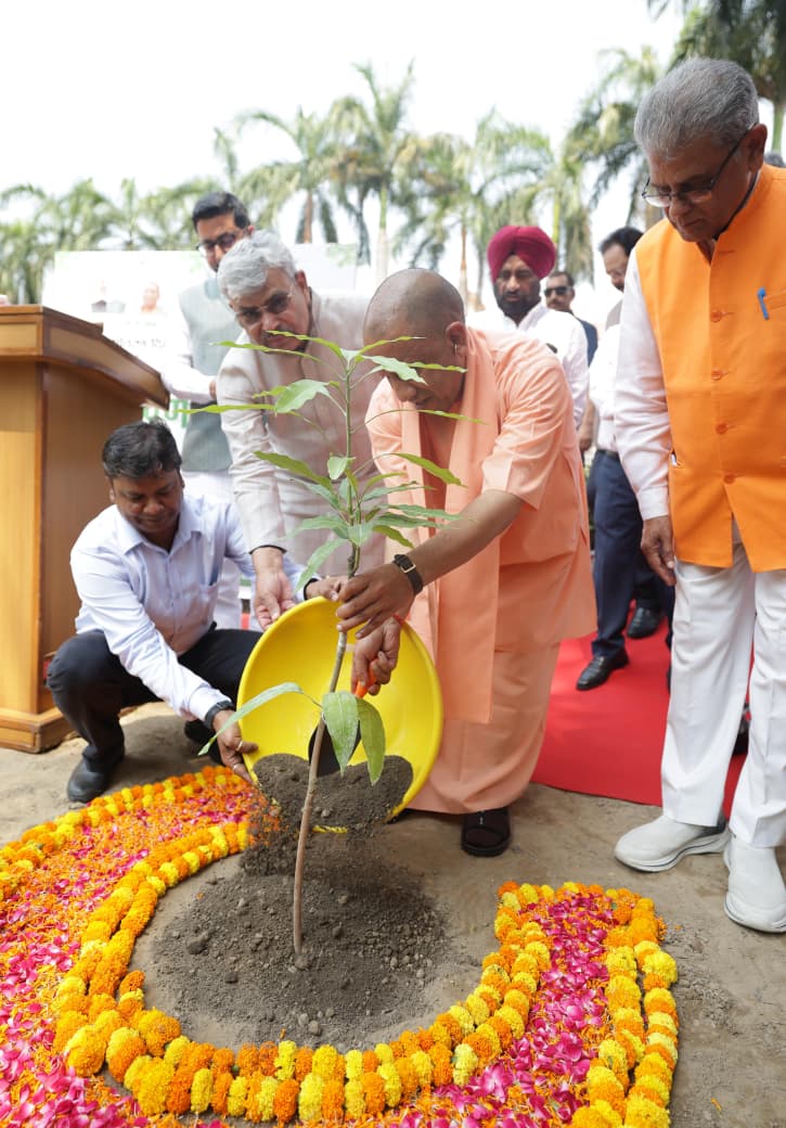 पर्यावरण बचेगा तो प्रकृति बचेगी और तभी जीव-जगत बचेगा: मुख्यमंत्री योगी