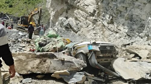 Landslide hits taxi in Chamba Lahaul