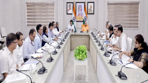 Gadkari Reviewed Road Projects, Lucknow Kanpur Expressway, Nitin Gadkari and Yogi held a meeting,