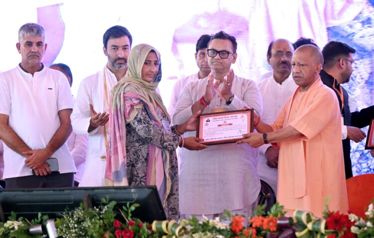 Gift of development projects worth Rs 617 crore