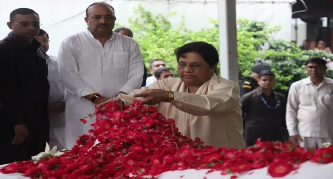 Mayawati paid tribute to the late MLA