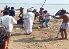 Bloody clashes during a funeral in Amroha