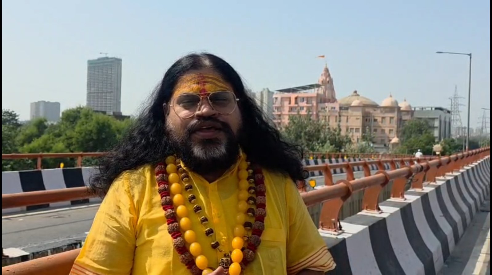 श्रीकृष्ण जन्मभूमि के लिए कार सेवा के ऐलान के बाद स्वामी सच्चिदानंद को पाकिस्तान से धमकी