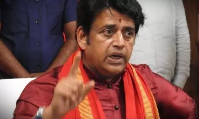 Ravi Kishan lashed out at Akhilesh Yadav