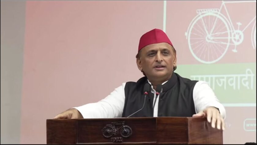 Akhilesh met 'Democracy Fighters' and announced an honorarium of ₹51,000; he targeted the BJP over waterlogging and corruption.