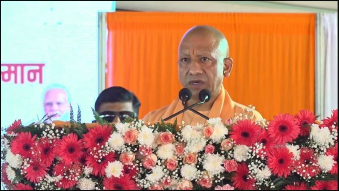 CM Yogi's major gift in Bareilly: Honorarium for village guards raised from ₹2,500 to ₹3,500; 70,000 *chowkidars* to benefit.