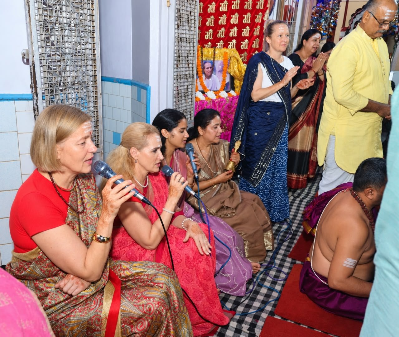 In Saharanpur, foreign women become immersed in devotion to Goddess Bhagwati; a unique confluence of faith is witnessed at the Shri Yantra Maha-Anushthan.